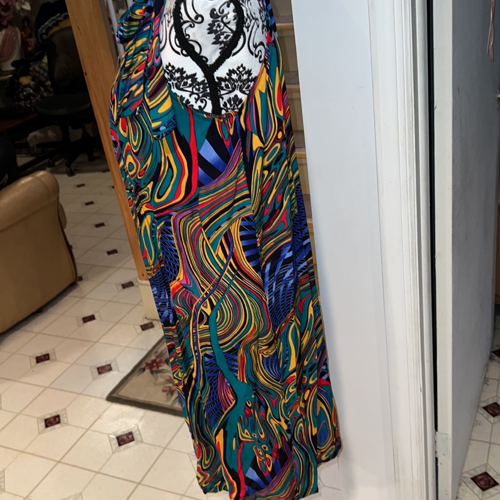 Dress - Picture 6 of 8